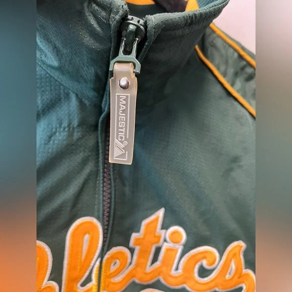 Oakland Athletics Majestic MLB Authentic Jacket—Youth M *Fits Adult XS* READ